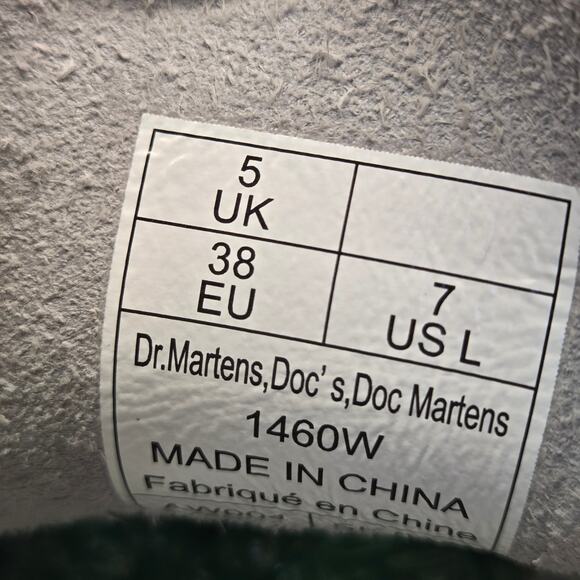 Doc Martens Women's 1460 8-Eye Lace-Up Combat Boot in White Leather, US 7, EU 38 - Picture 11 of 11